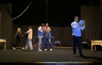 عرض مسرحي جامعة بنى سويف 