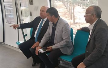 كامل الوزير خلال استقلاله المونوريل