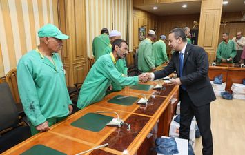لقاء عمال النظافة 