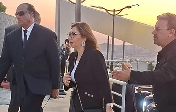 لميس الحديدي في عزاء هاني شاكر 