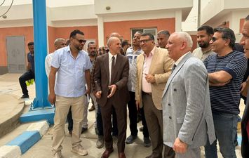 محافظ قنا