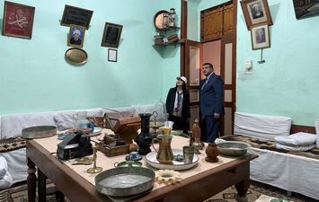 محافظ قنا