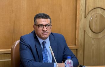 محافظ قنا