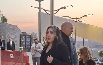 نادية مصطفى عضو الموسيقيين في عزاء هاني شاكر