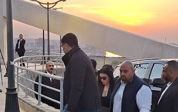 هيفاء وهبي في عزاء هاني شاكر 