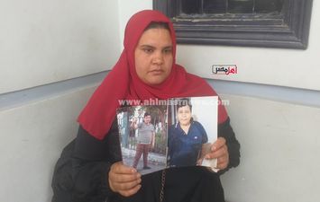 والدة الطفل المتغيب 