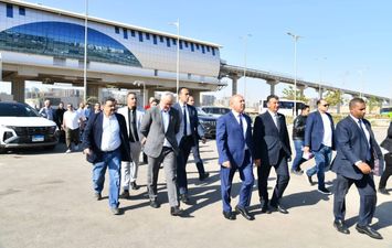 وزير النقل في قطار المونوريل