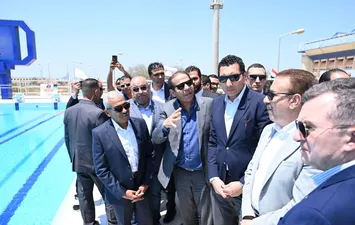 وزيرا الشباب والرياضة والتخطيط ومحافظ بورسعيد يتفقدوا حمام سباحة السباح البطل الراحل يوسف عبد الملك