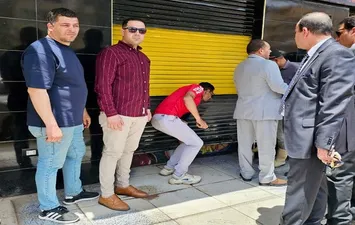 النيابة الإدارية تداهم مطعماً غير مرخص بمطوبس