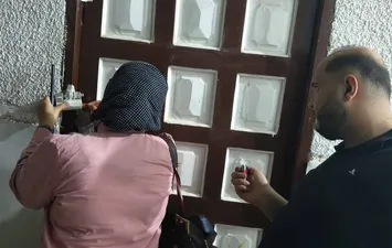 فريق العلاج الحر اثناء  الحملات الرقابية على المنشآت الطبية الخاصة