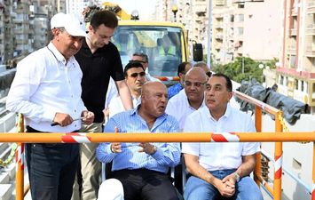 رئيس الوزراء ووزير النقل 