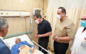 وزير الصحة ورئيس هيئة الرعاية الصحية