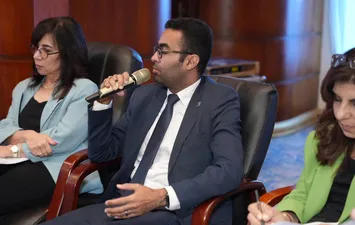 الدكتور أيمن عباس رئيس الإدارة المركزية للأمانة العامة للصحة النفسية وعلاج الإدمان