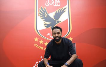 تجديد عقد حسين الشحات 