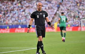 حكم مباراة مصر وإيران 