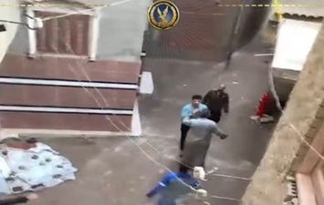 المتهمين 