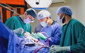 أثناء إجراء الجراحة