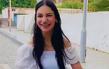  أقبل اعتذارك.. فتاة بورسعيدية من ذوي الهمم تلقن المخرج أمير رمسيس درساً في الكرامة والطموح"