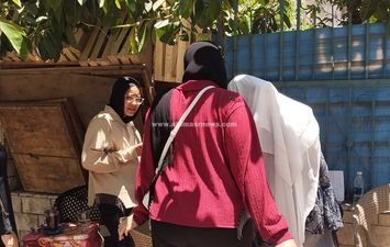 الطالبات عقب الخروج من الامتحان