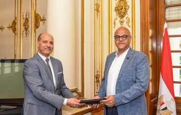 المهندس أيمن عطية والدكتور عربي أبو زيد
