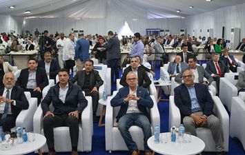 المهندس خالد هاشم وزير الصناعة و الدكتور محمد فريد صالح وزير الاستثمار 