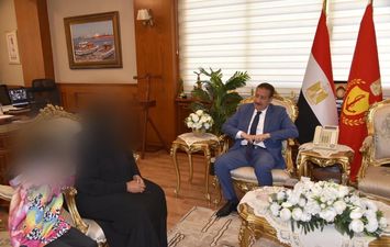  بورسعيد يقرر صرف إعانة فورية ومواد غذائية لإحدى الحالات الإنسانية المستحقة