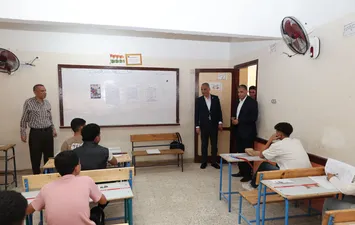 جانب من الجولة بالمدارس
