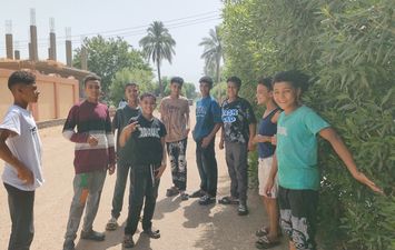 جانب من الطلاب أمام اللجان 