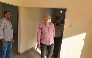 طارق أبو حطب يتفقد المقر 