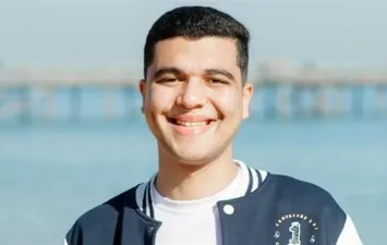 طالب بجامعة بني سويف الأهلية