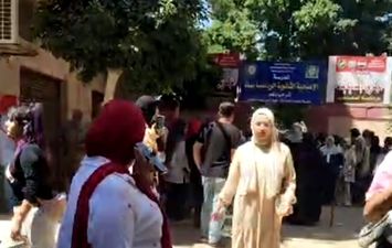 طالبات الشهادة الإعدادية 