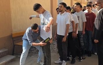 طلاب الثانوية العامة 