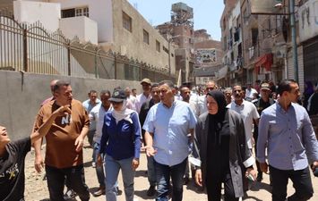 محافظ القليوبية يتابع إزالة الأسواق العشوائية ببهتيم
