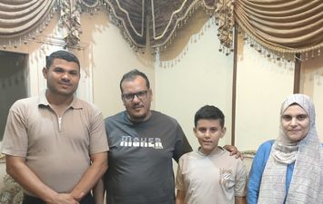 مراسل أهل مصر مع الأول ابتدائيه بالأزهر 