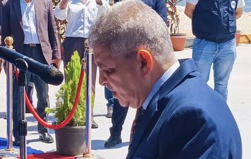 من 10.2 مليار إلى 3.9 مليار دولار.. رئيس قناة السويس يكشف خطة تعويض تراجع الإيرادات باستثمارات خارجية