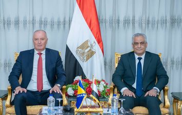 وزير الإنتاج الحربي ووزير الدفاع البوسني