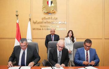 وزيرا الاسكان والكهرباء 