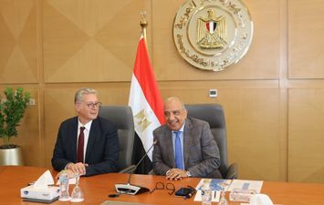وزيرا الكهرباء والبترول 