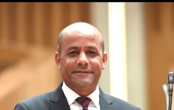ياسر منصور