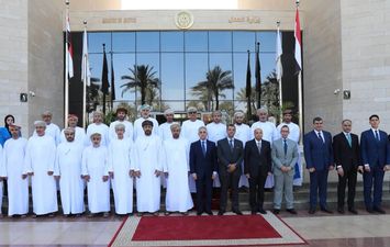 وزير العدل يستقبل وفداً قضائياً رفيع المستوى من سلطنة عُمان