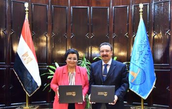 الدكتورة عبلة الألفي نائب وزير الصحة والسكان لشؤون السكان وتنمية الأسرة