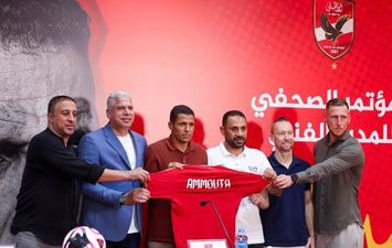 الجهاز الفني للأهلي 