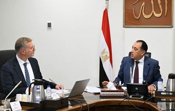 اجتماع رئيس الوزراء مع وزير البترول 