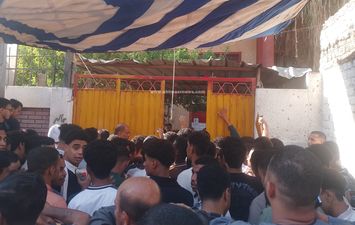 التفتيش قبل دخول الامتحان