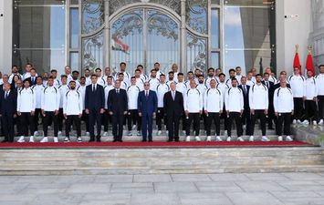 الرئيس يكرم نجوم منتخب مصر