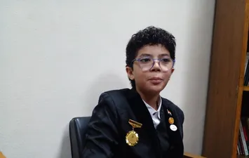 الطفل العبقري أدهم الجمال