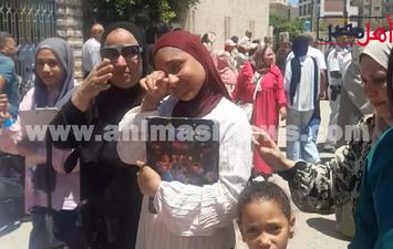 انهيار طلاب الثانوية العامة بالمنيا 