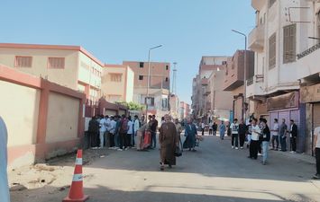 جانب من الطلاب أمام اللجان 