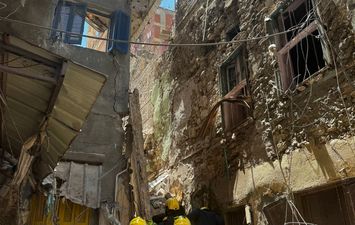 عقار الجمرك المنهار