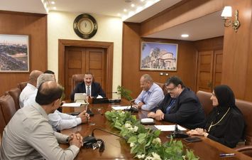  محافظ بورسعيد يبحث التعاون مع شركة "نيرك" لتدريب طلاب التعليم الفني وإنشاء مدرسة تكنولوجية تطبيقية بالمحافظة